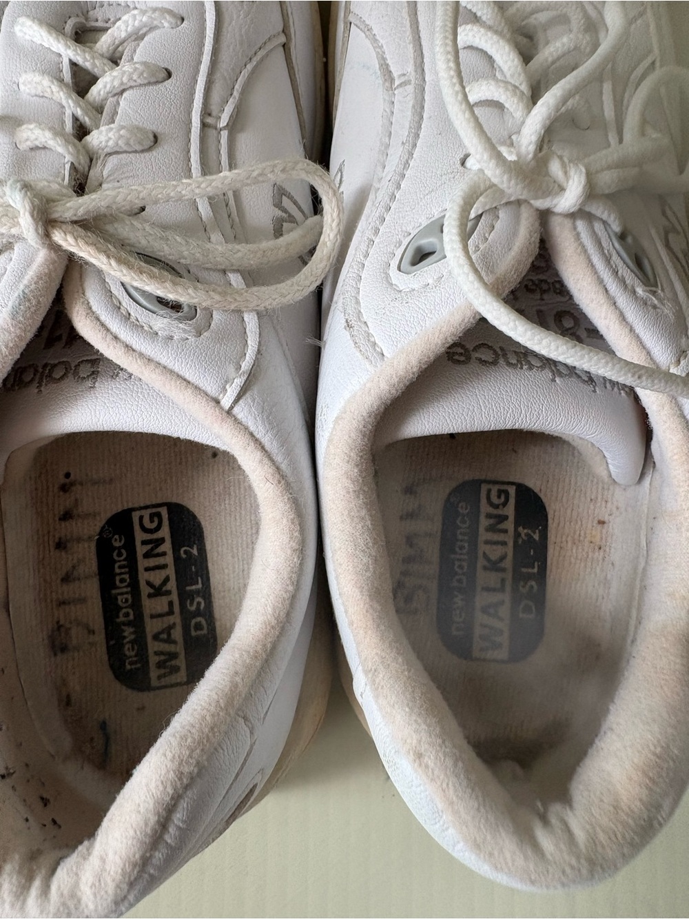 New Balance Women’s White Sneakers cream sole Sz 7 - Picture 7 of 11